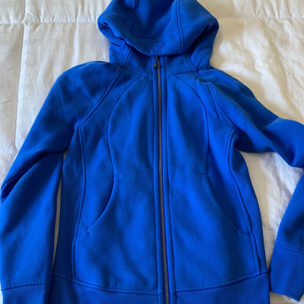 EUC no signs of wear. Bright blue Lululemon scuba